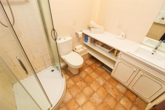 2 bed Terraced Bungalow for sale Image 9