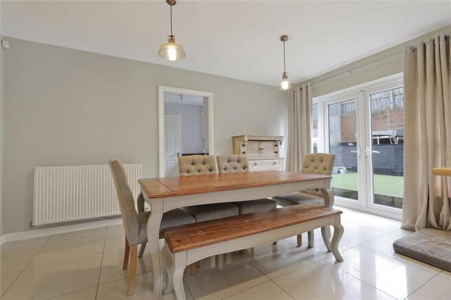 4 bed Detached for sale Image 8