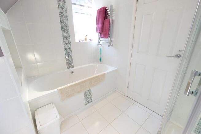 BATH/SHOWER ROOM