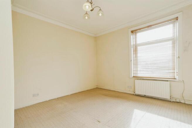 3 bed Terraced for sale Image 7