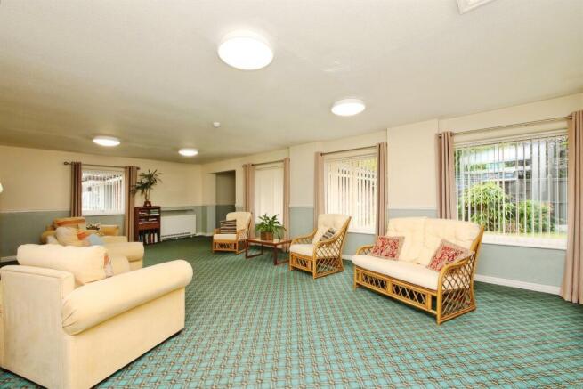 2 bed Apartment for sale Image 12