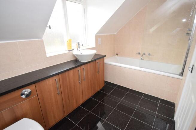 Bedroom  1 ensuite