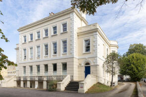 Flat 2, 52, London Road, Cheltenham GL52 6DY