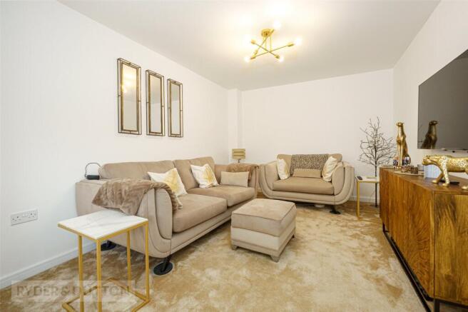 4 bed Detached for sale Image 5