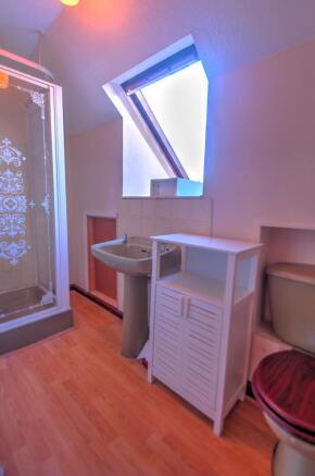 Garstons Close Ensuite 1