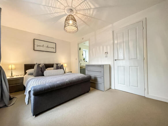 213 Belmont Rd - Bed 1