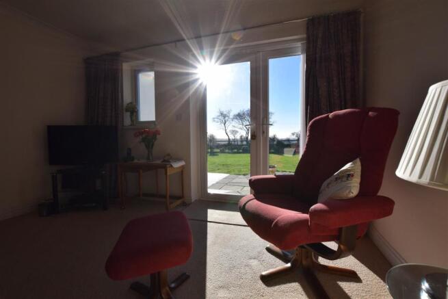 LOUNGE VIEW