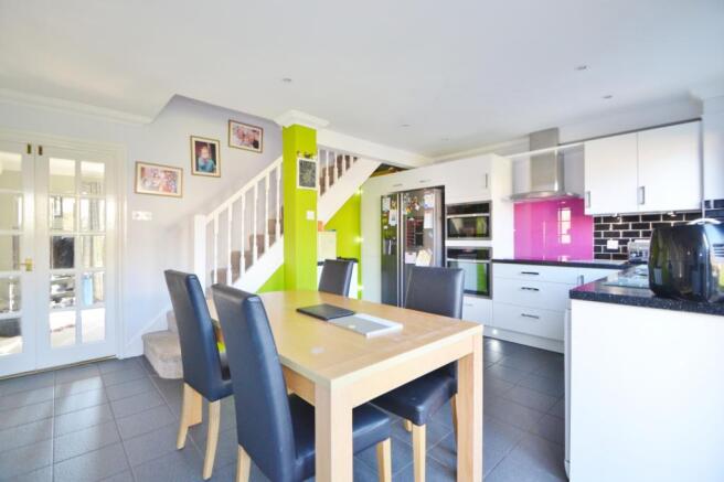Kitchen / Dining Roo