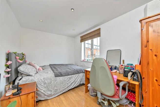 21ErringtonClose-15.jpg