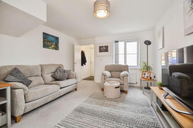 3 bed Semi-Detached for sale Image 6