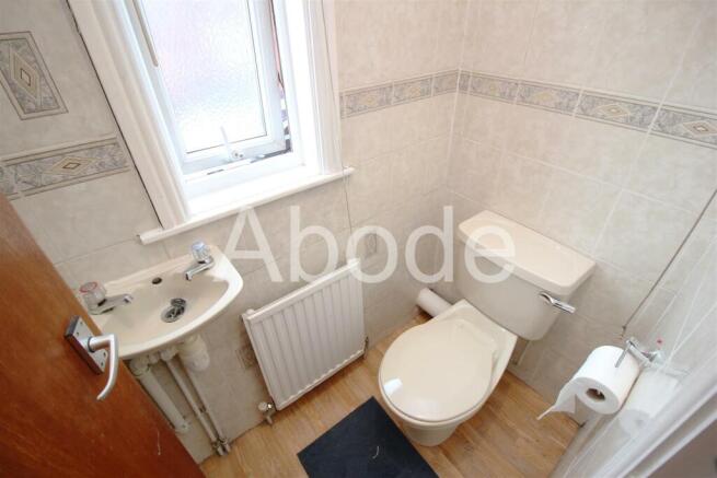 6 bed House to rent Image 12