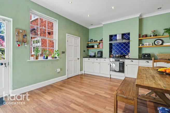 4 bed End of Terrace for sale Image 8