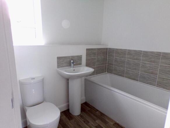 2 bed Flat to rent Image 6