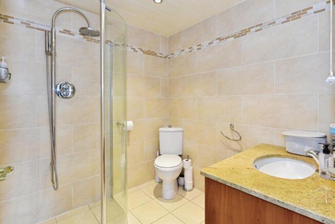4 bed Semi-Detached for sale Image 8