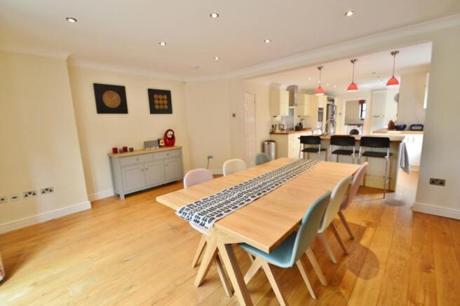 Kitchen / Breakfast 