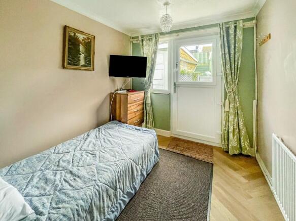 2 bed Semi-Detached Bungalow for sale Image 9