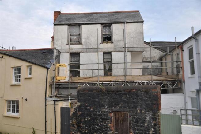 19 Riverbank cottage rear.jpg