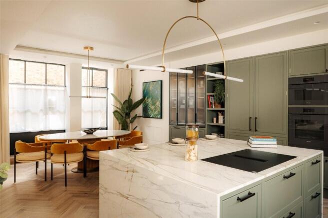Kitchen & Dining