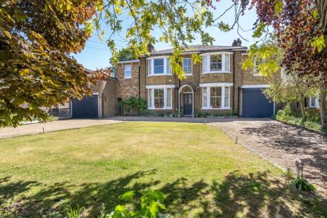 Manor Road North, Hinchley Wood, Esher, Surrey, KT10