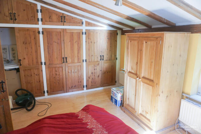 Master Bedroom 2_.JPG