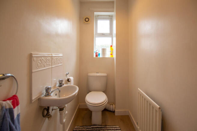 4 bed Detached for sale Image 4