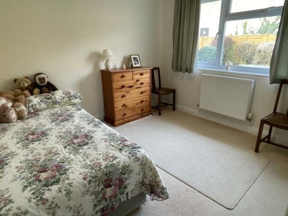 Bedroom 1.JPG