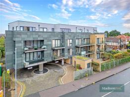 4, 103 Silver Hind Court, Hainault Road, Chigwell IG7 5DD
