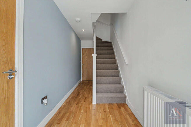 4 bed Semi-Detached for sale Image 9