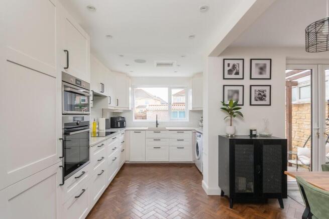 0G1ABH - Kitchen E.jpg