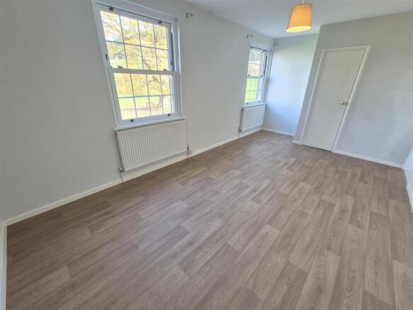 Bedroom 1.jpg