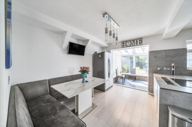 1349583-1-68bed87...