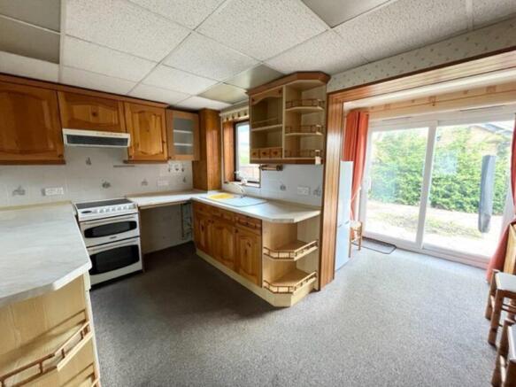 KITCHEN/BREAKFAST ROOM