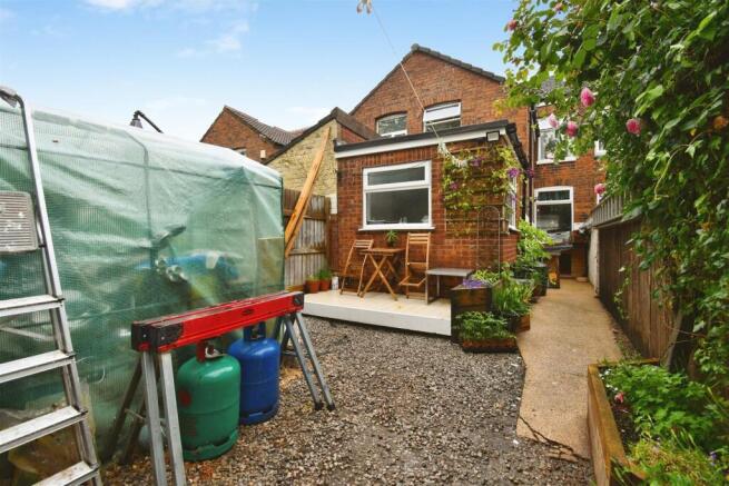 3 bed Terraced for sale Image 4