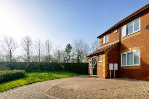 Newbolt Close, Newport Pagnell, MK16 8ND