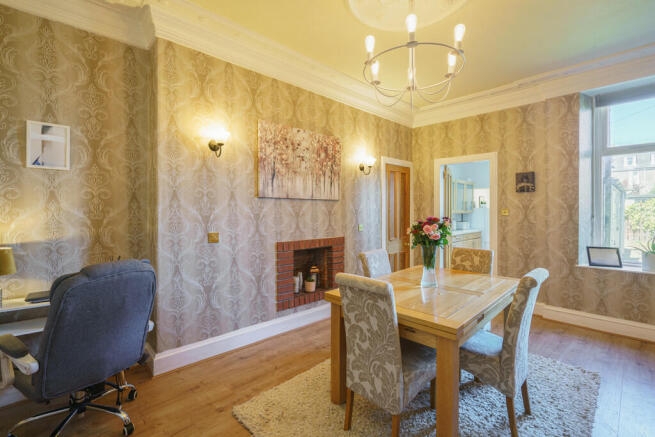 4. Dining room an...