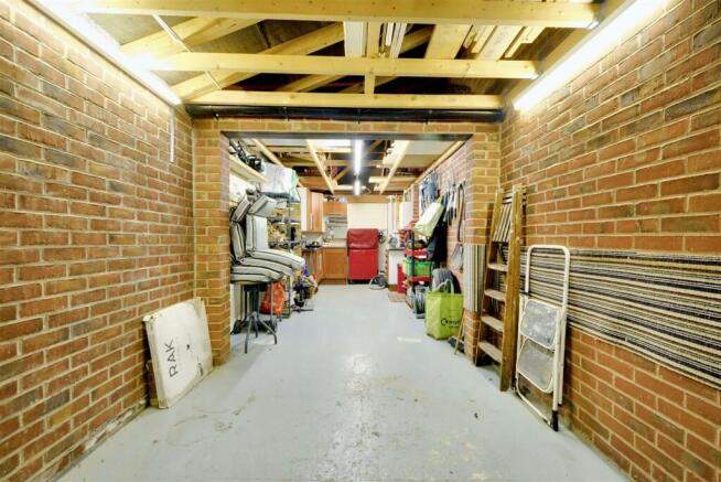 Garage_2.jpeg
