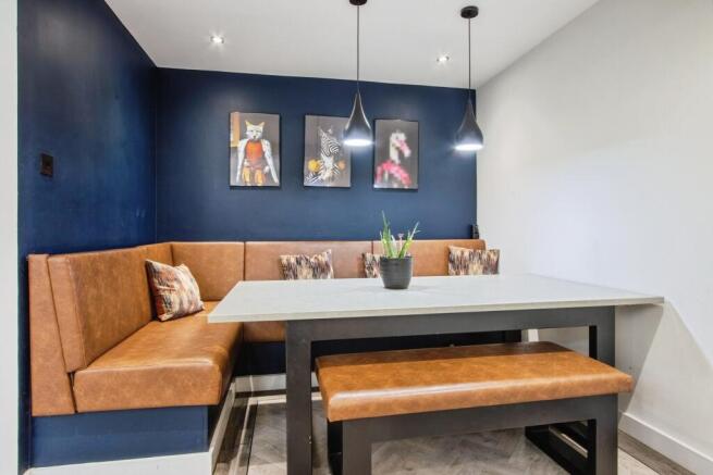 4 bed Detached for sale Image 6