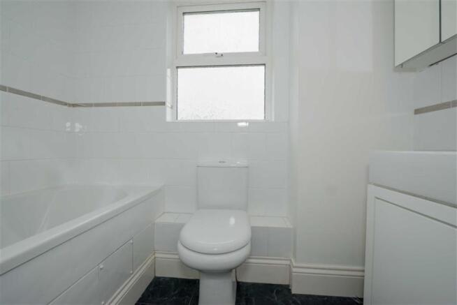 Bathroom / WC: