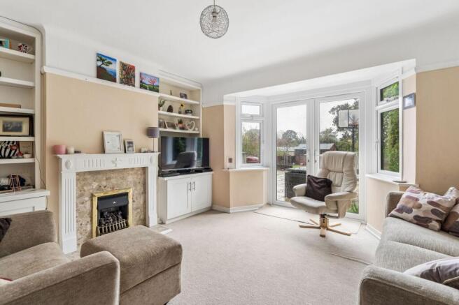 Bournehall Avenue, Bushey, WD23 photo 2