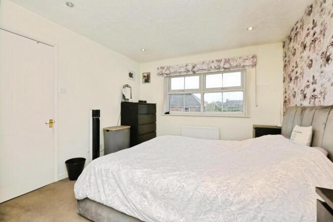 3 bed Detached for sale Image 9