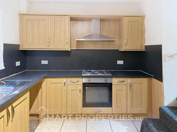 2 bed Terraced to rent Image 5