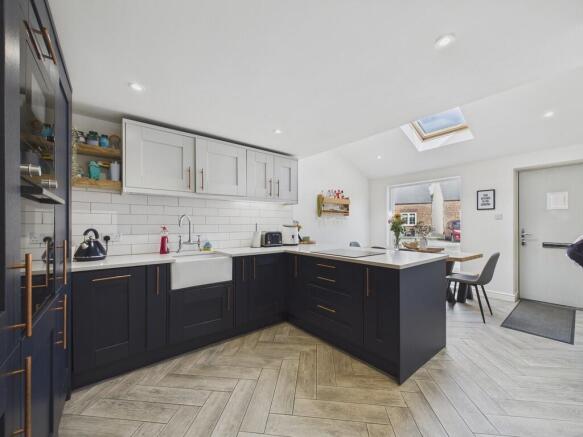 2 bed Terraced for sale Image 8