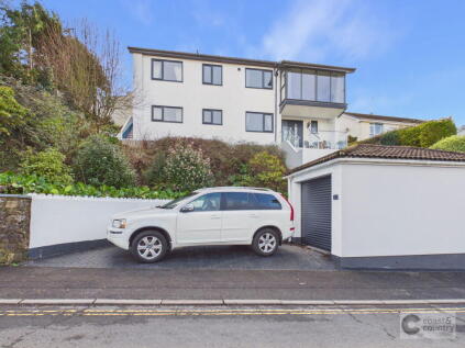 Pitt Hill Road, Highweek