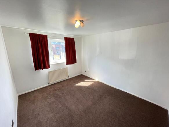 3 bed Terraced to rent Image 6
