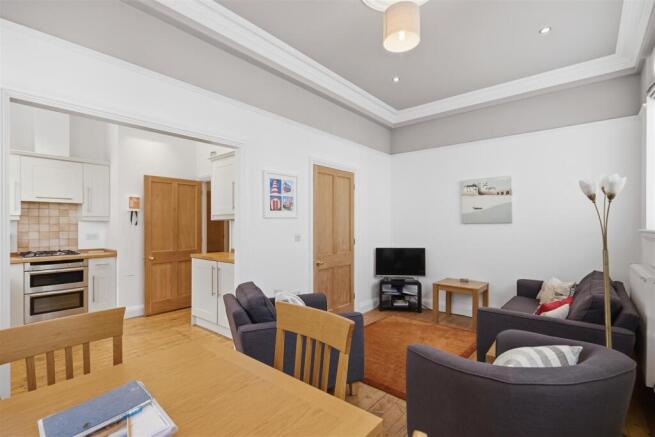 1 Eversley Court 10.jpg