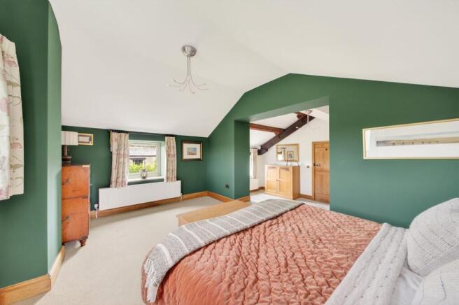PRIMARY BEDROOM SUITE