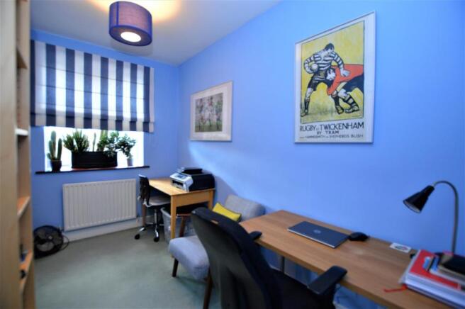 24 Bryanston Avenue bed4.JPG