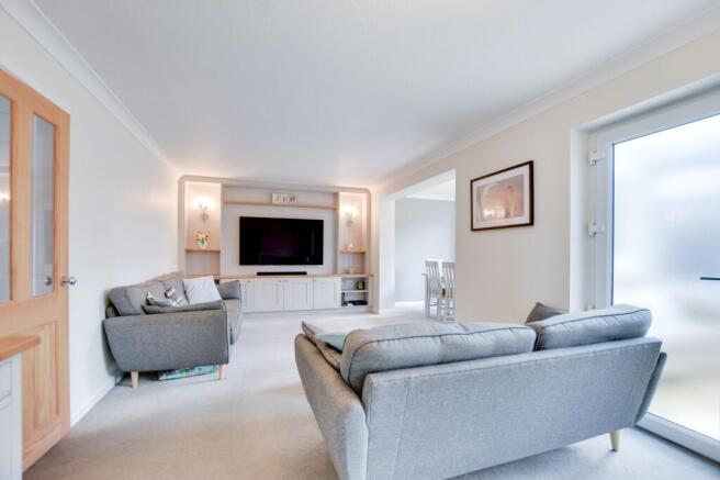 Extended L-Shaped Lounge Diner