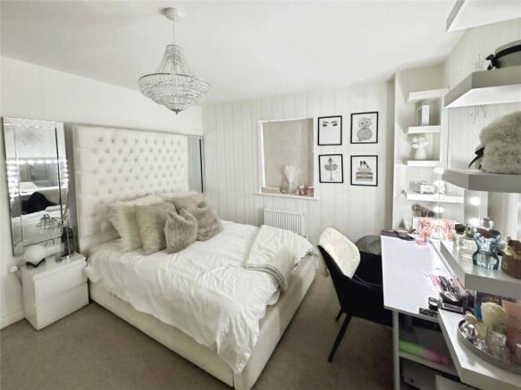4 bed Detached to rent Image 10