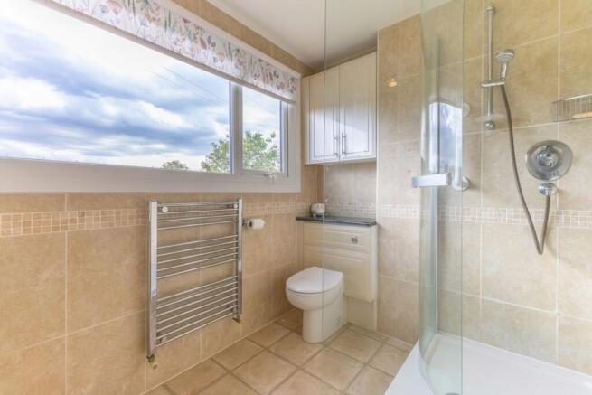 EN SUITE